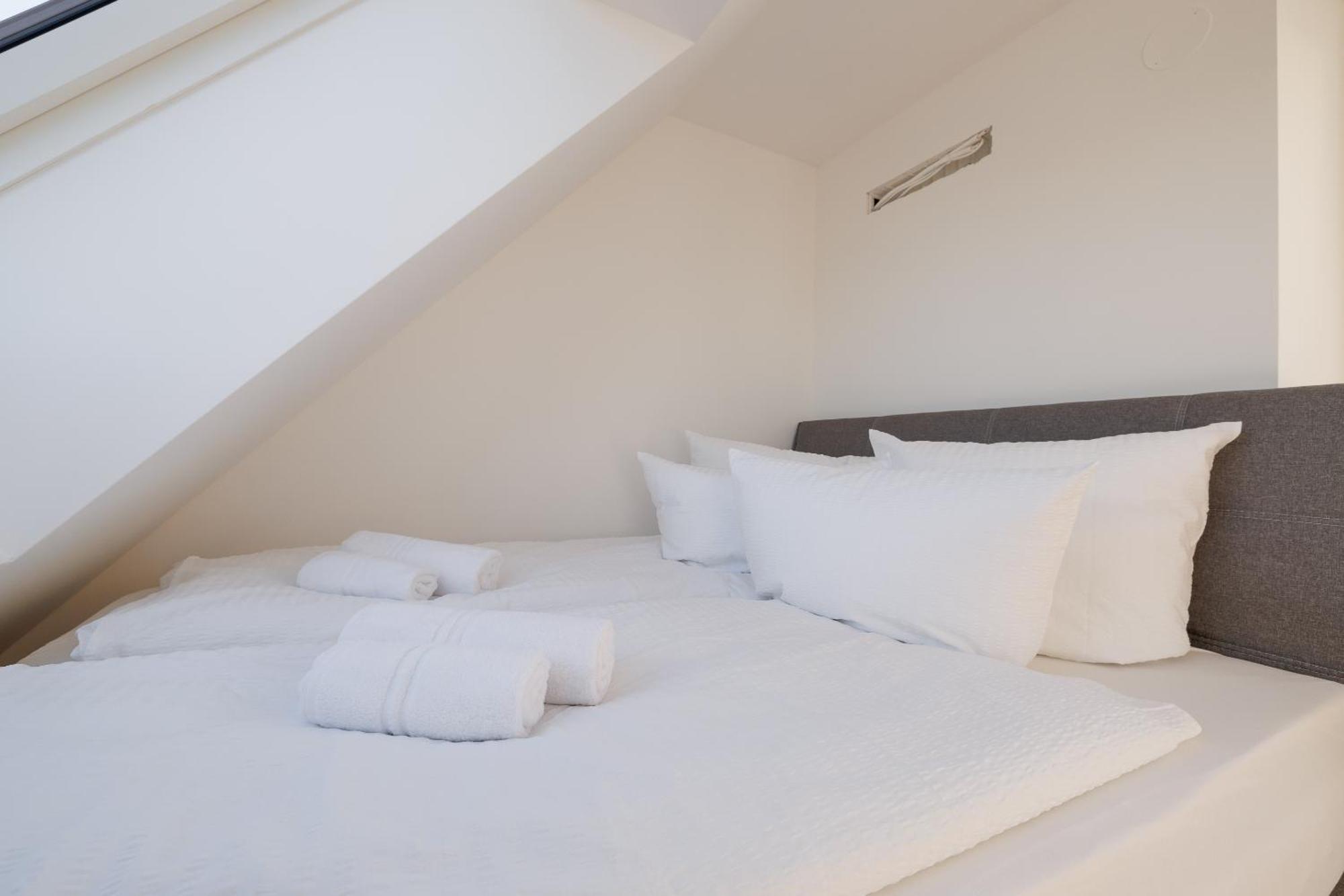 Symphony Apartments 40 - Modern Loft With Terrace And Grill In Central Location فيينا المظهر الخارجي الصورة